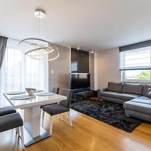  Apartment Apart111 - Platinum